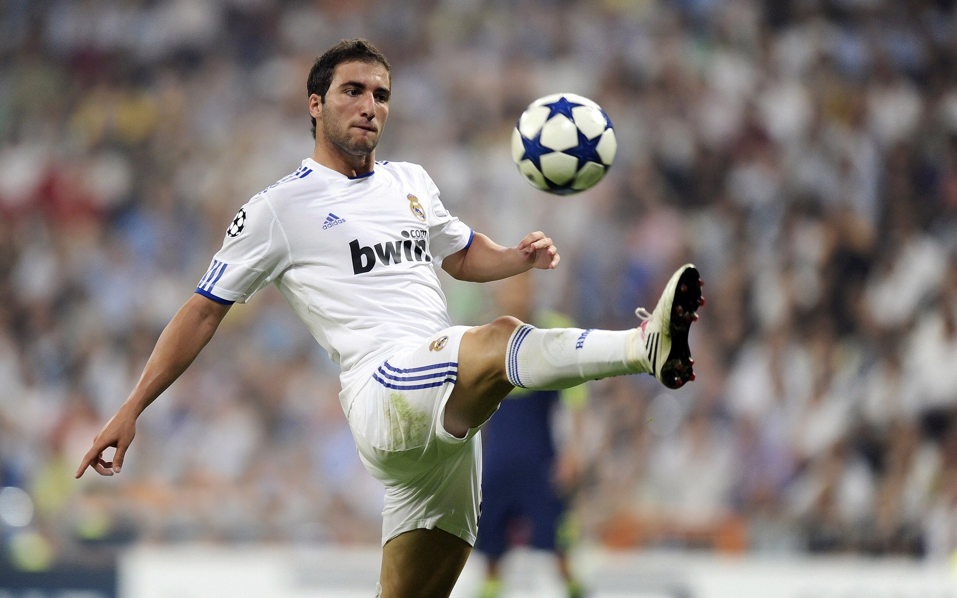 黄喜灿爆发,马德里竞技收割新西兰,亚洲风暴如何重塑欧洲足球版图